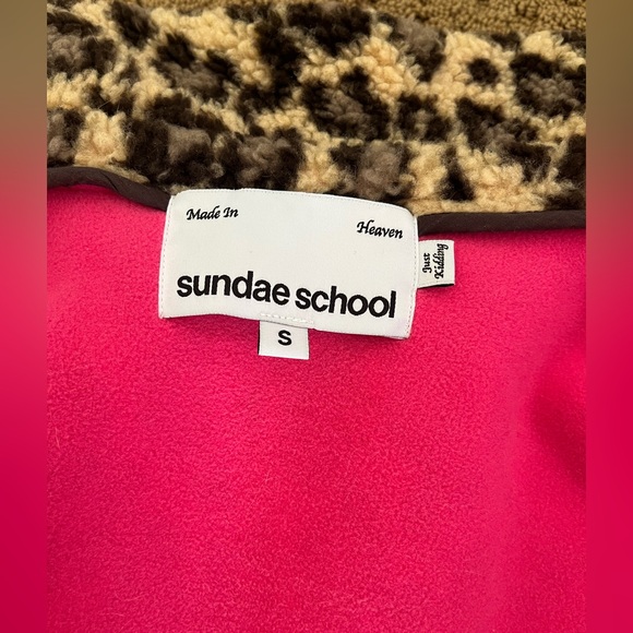 Sundae School Tiger Mom Fleece with Pink Pocket - S - Picture 3 of 8